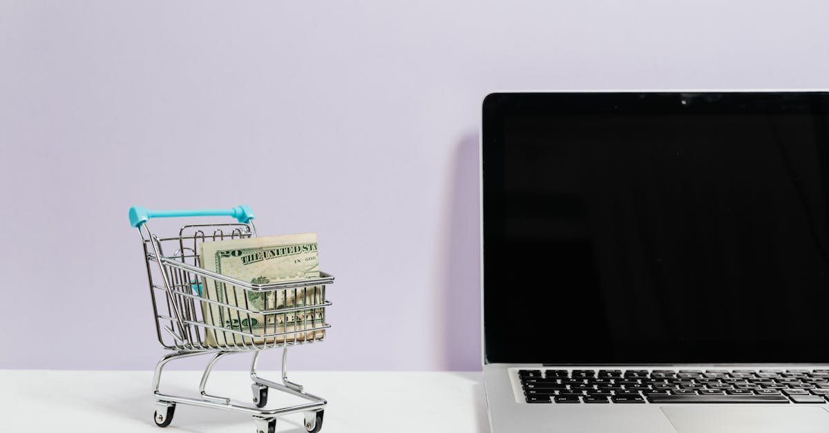 Subtelny upselling: jak z wyczuciem zwiększać wartość koszyka i satysfakcję klienta