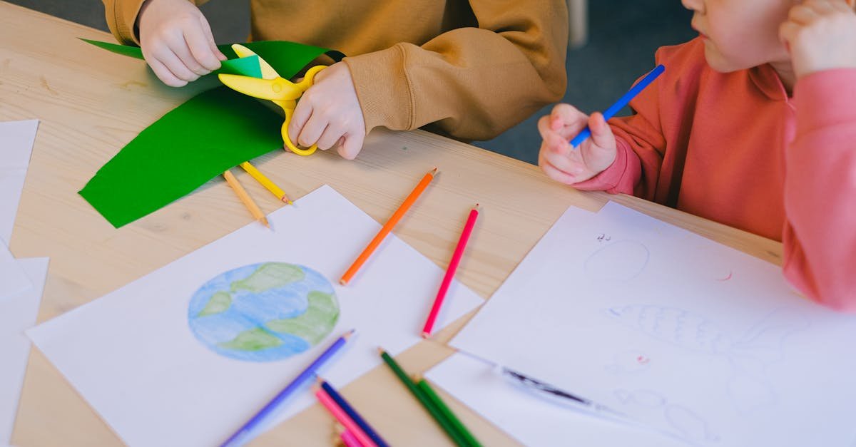 Pierwsze wycinanki bez stresu: jak wybrać idealne nożyczki treningowe dla dziecka