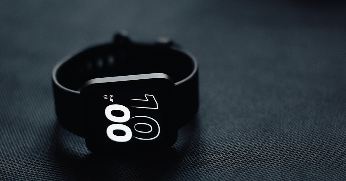 Trenuj mądrzej: pulsometr czy sportowy smartwatch? Prosty przewodnik do najlepszego wyboru